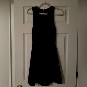 Rag & bone black sleeveless knee-length dress - so flattering!!